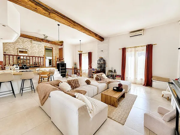Maison spacieuse 9 pièces à vendre à Le Mesnil Aubry - 399 000 €