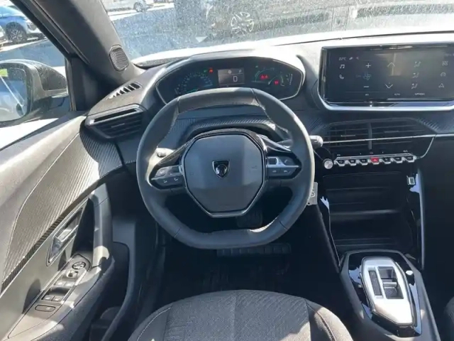 Peugeot 2008 hybrid 110 e-dcs6 — photo 9