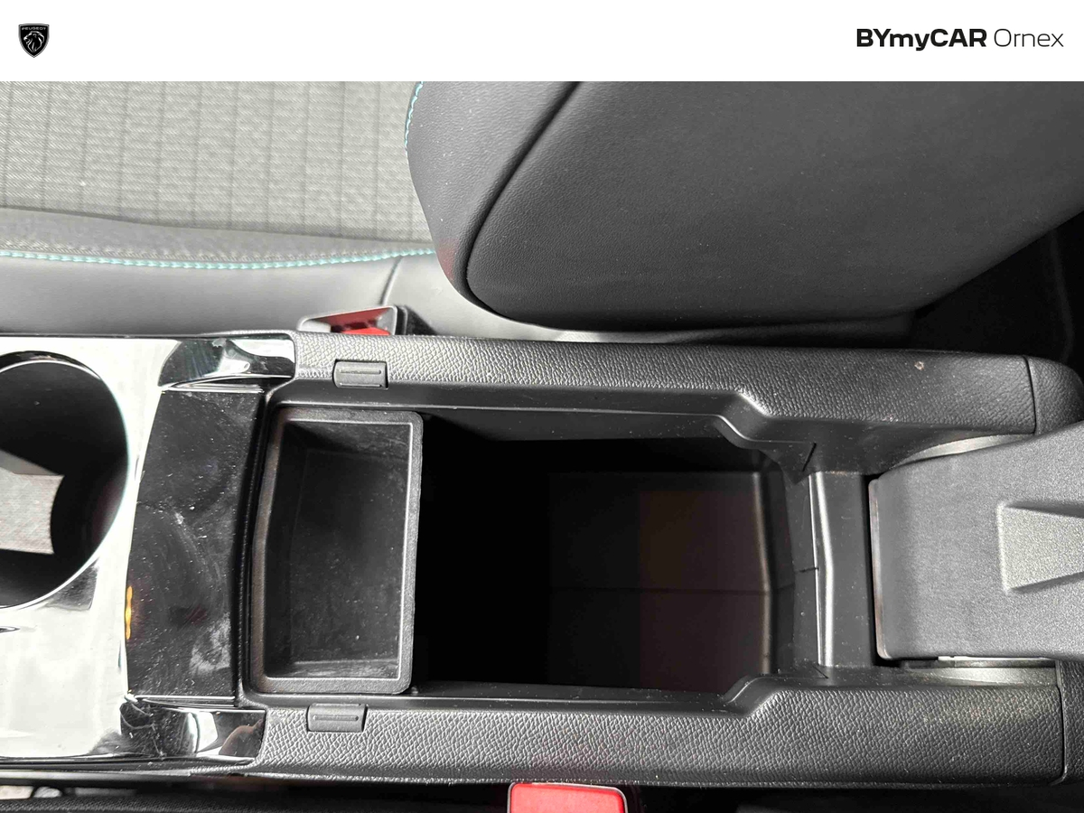 Peugeot 208 PureTech 100 S&amp;S EAT8 — photo 37