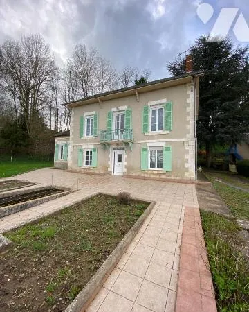 Maison 7 pièces 220 m²