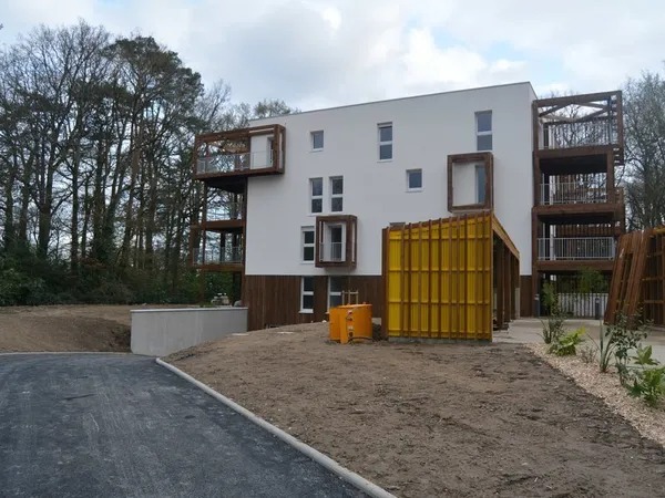 Appartement Moderne en Rez-de-Jardin avec Grande Terrasse ?