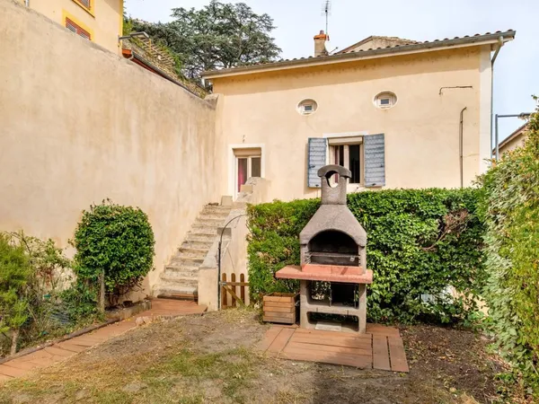 Vends maison - 95 m² - 5 pièces, 4 chambres - Grigny-sur-Rhône 69520