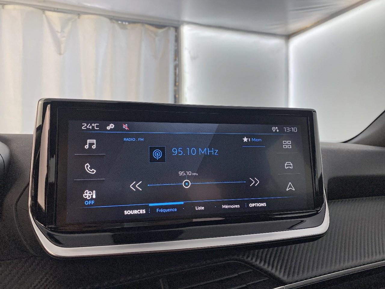 Peugeot 2008 hybrid 136 e-dcs6 style — photo 14