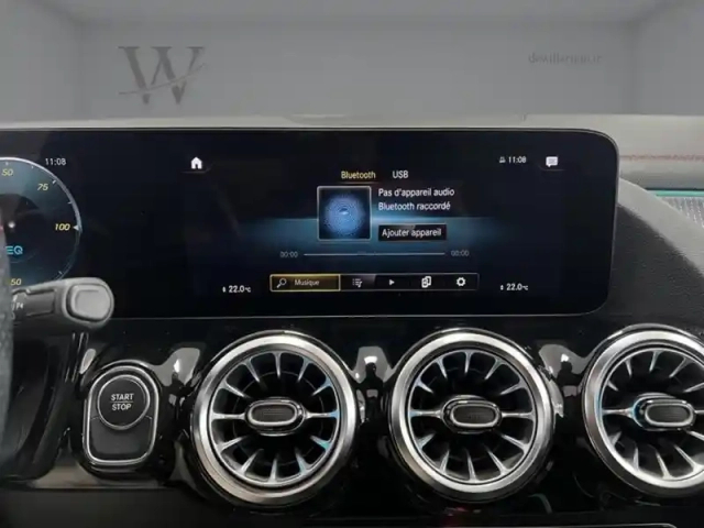 Mercedes Eqa 250+ amg line — photo 16