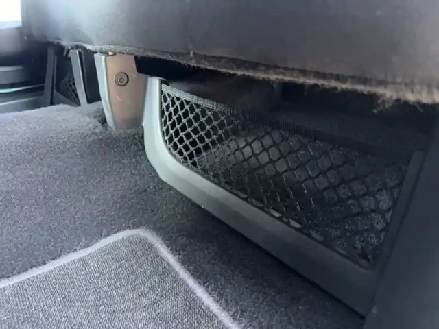 Renault Twingo iii e-tech — photo 25