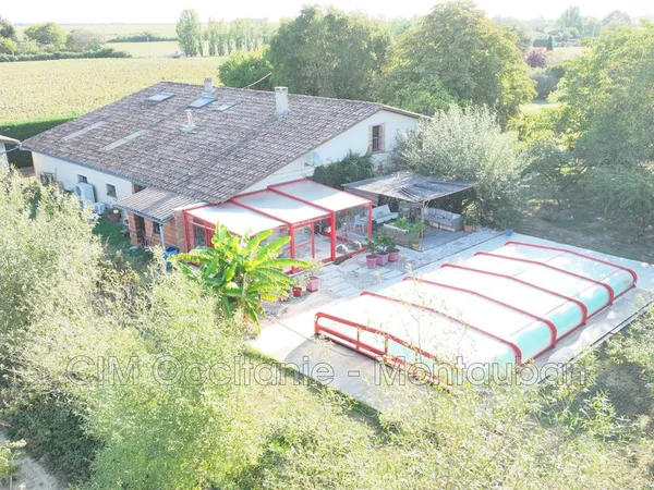 Villa 6 pièces 250 m²