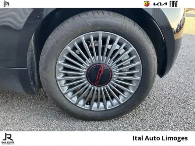 Fiat 500 e 95ch (red) my23 — photo 11
