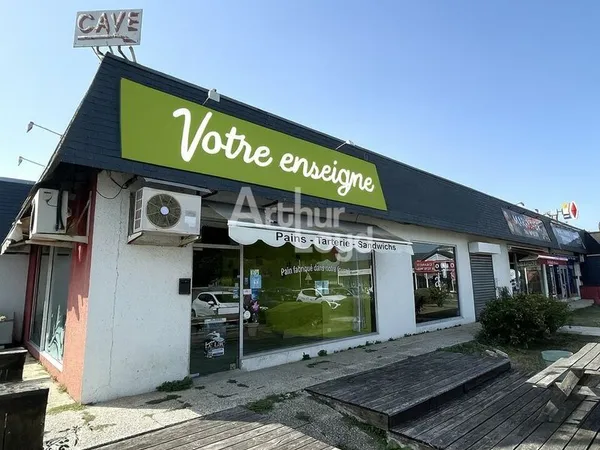 Local commercial 44 m² JAUNAY CLAN
