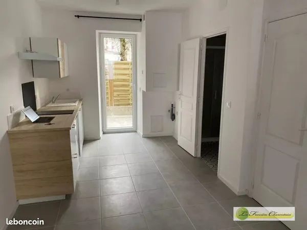 Studio 1 pièce 25 m²