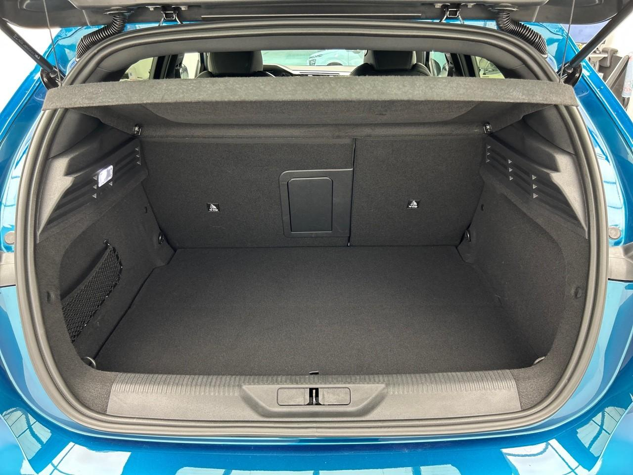 Peugeot 308 phev 180 e-eat8 gt — photo 14