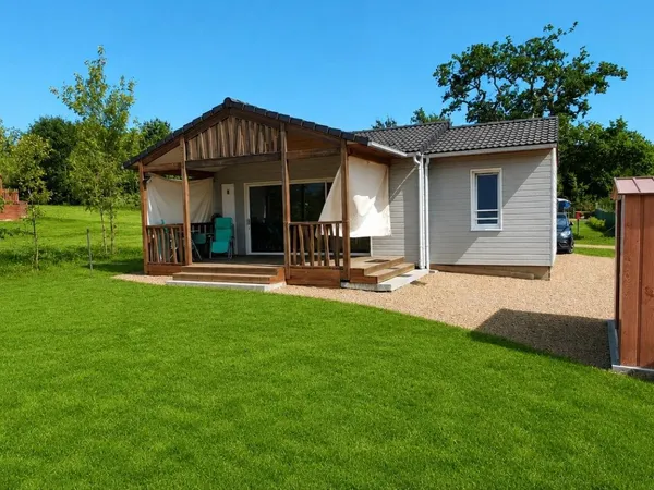 MAISON HABITABLE DE SUITE DANS UN PARC RESIDENTIEL DE LOIRSIR AU CALME