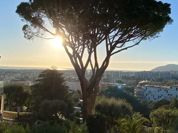 Appartement 4 pièces 120 m² avec vue mer - Dernier étage - Mandelieu