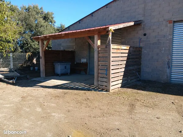 Hangar 100m²