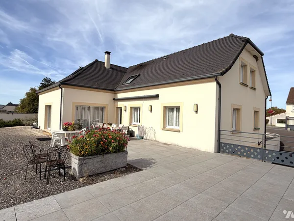 Maison 10 pièces 235 m²