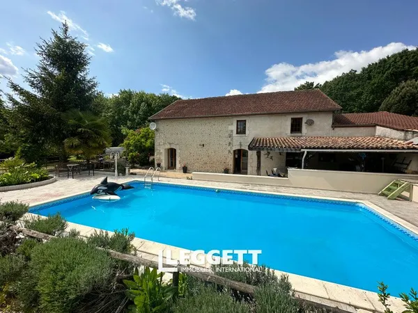 Maison 14 pièce(s), CHILLAC