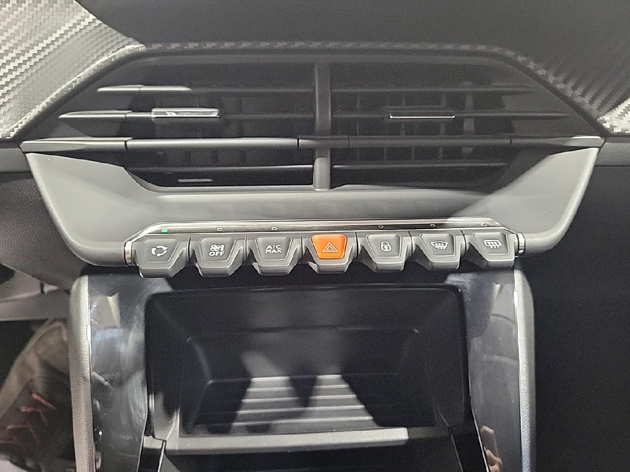 Peugeot 208 puretech 75 s&s bvm5 like — photo 18