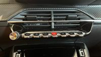 Peugeot 208 1.2 PureTech 100ch S&S Allure — photo 26