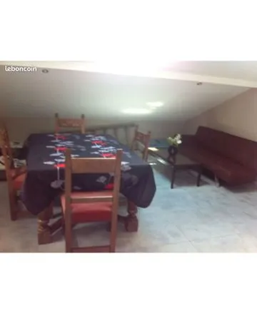 Chambre meublée