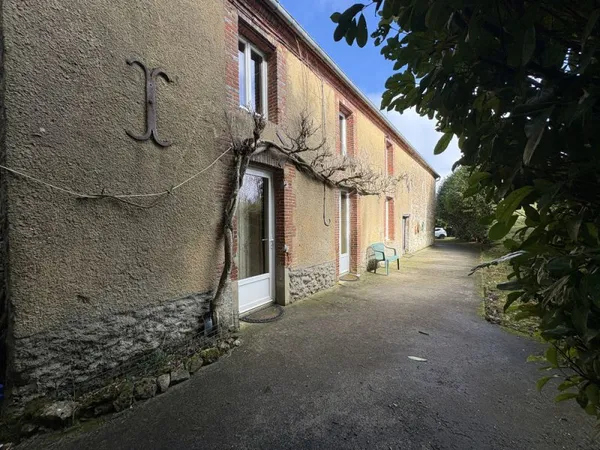 MAISON EN CAMPAGNE AVEC HECTARES