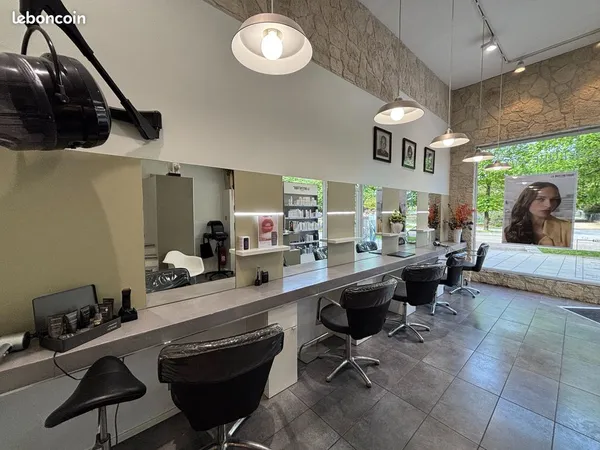 Salon de coiffure 42 m² BAYONNE