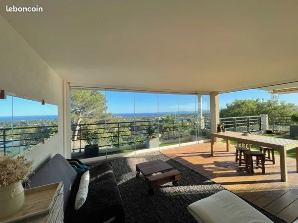 Villa sur toit T4 100m2 et terrasse jardin de 100m2 vue panoramique sur la mer
