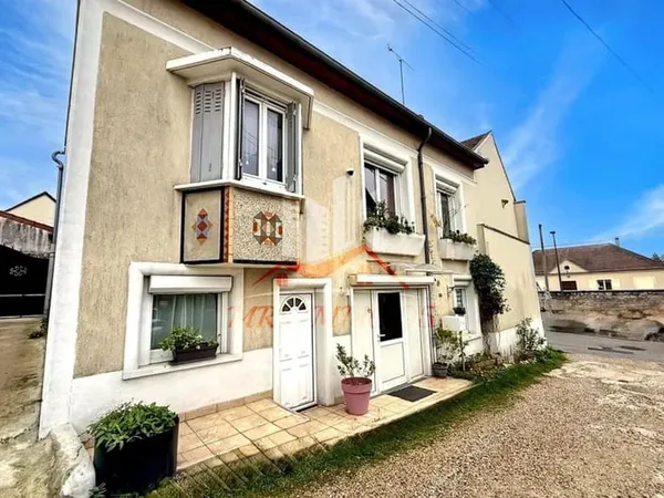 Maison de ville, avec jardin et dépendances, à fontenay en parisis