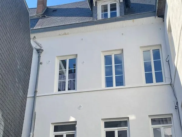 ROUEN centre ville STUDIO meublé avec JARDIN PRIVATIF