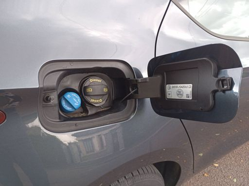Seat Leon 2.0 TDi 150 DSG7 - Style Business – 2020 – 135803 km – Diesel – Boîte Automatique — photo 2
