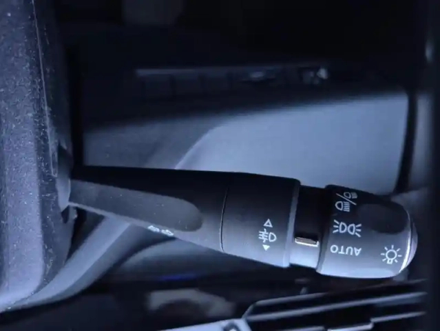 Peugeot 308 iii bluehdi 130 auto8 allure — photo 35