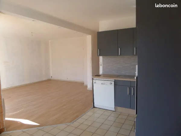 Au Centre d' ARTIX 64170 F4 de 89M² + Parking privé à 2 pas du CES