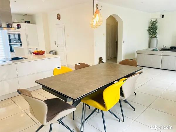 Vends belle maison récente proche Versailles (Bouviers, étangs Minière)