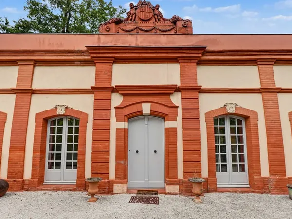 MAISON T5 - à 15 minutes du centre ville - Orangerie réhabil