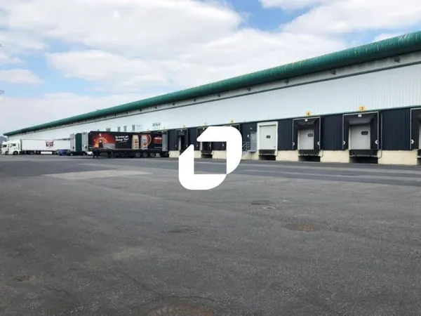Local d'activité 9881 m²