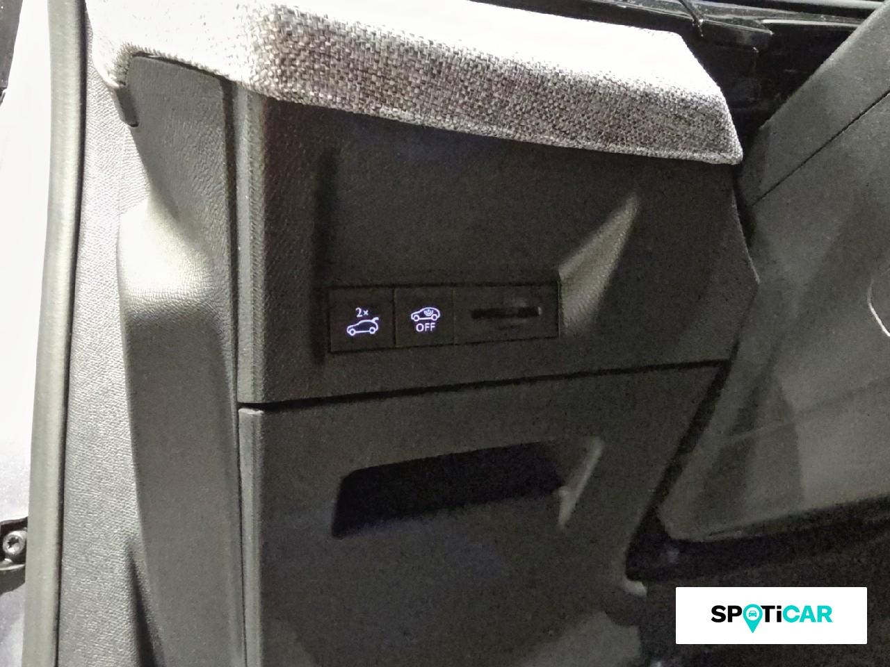 Peugeot 3008 hybrid 145 e-dcs6 gt — photo 30