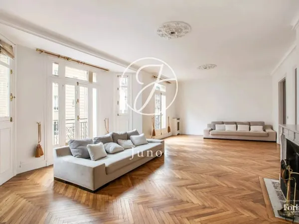 Appartement 7 pièces 279 m²