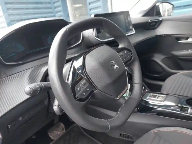 Peugeot 208 electrique 50 kwh 136ch — photo 9