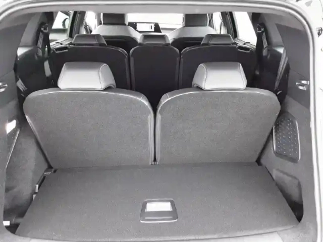 Peugeot 5008 hybrid 145 e-dcs6 — photo 30