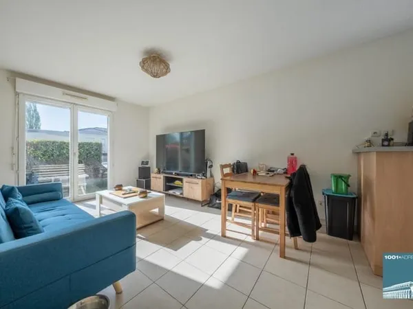Deux pièces avec terrasse et double parking Résidence sécu