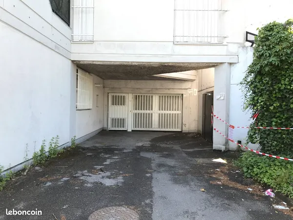Stationnement Vente Saint-Martin-d'Hères  14m² 15000€