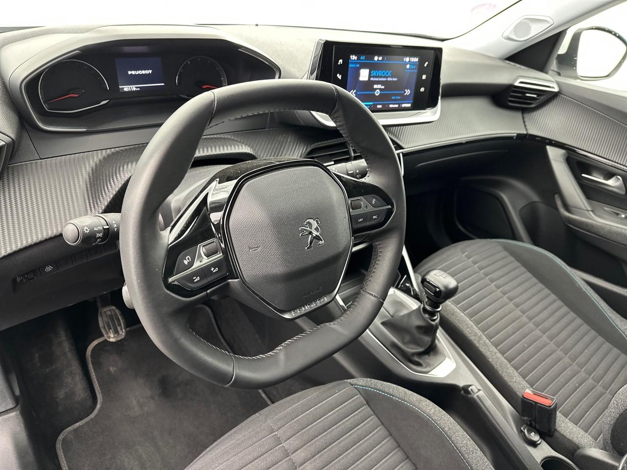 Peugeot 2008 puretech 100 s&s bvm6 style — photo 8