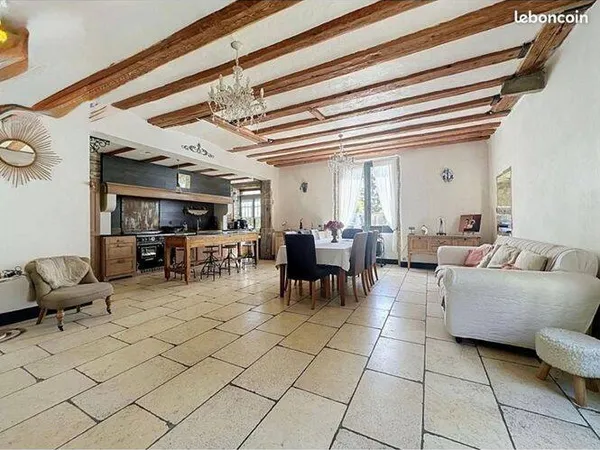 Maison 6 pièces 267 m²