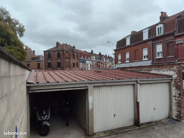 Loue garage idéal pour stockage