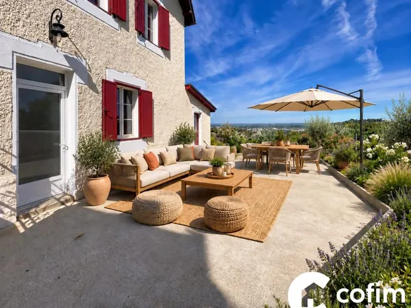 Billère 10'-maison rénovée 165m²-Vue dégagée-garage & dép