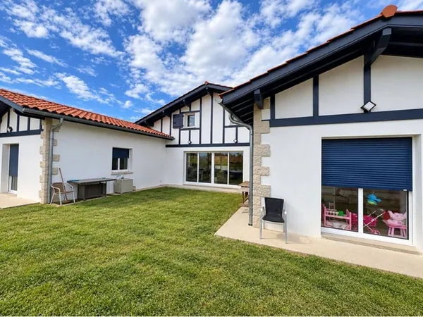 Maison de plain-pied 4 pièces 157 m²
