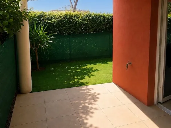 T2 récent 47 m² - Terrasse/Jardin 31 m² - Piscine - Garage