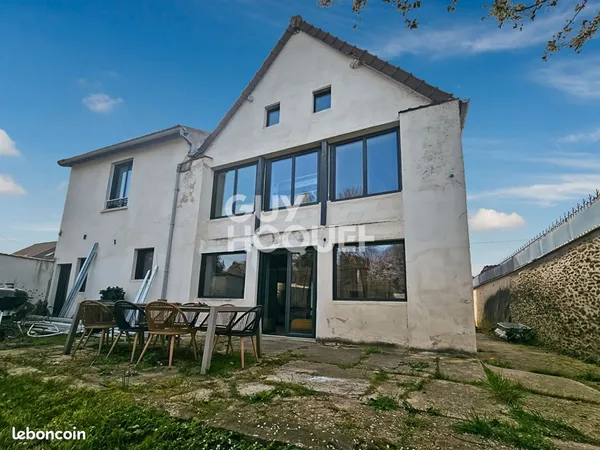 Propriété 6 pièces 214 m²