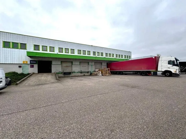 Local d'activité 2208 m²