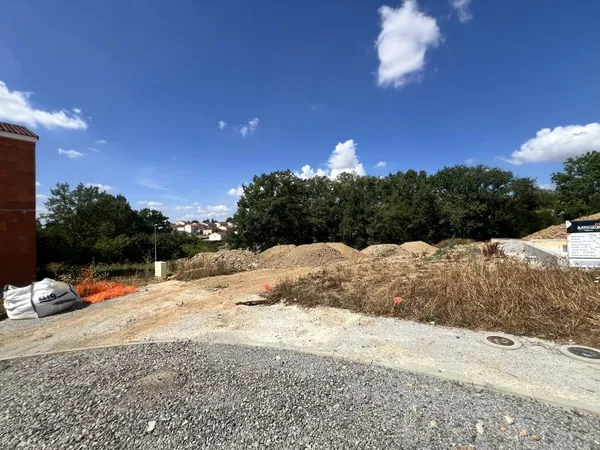 Terrain 795 m²