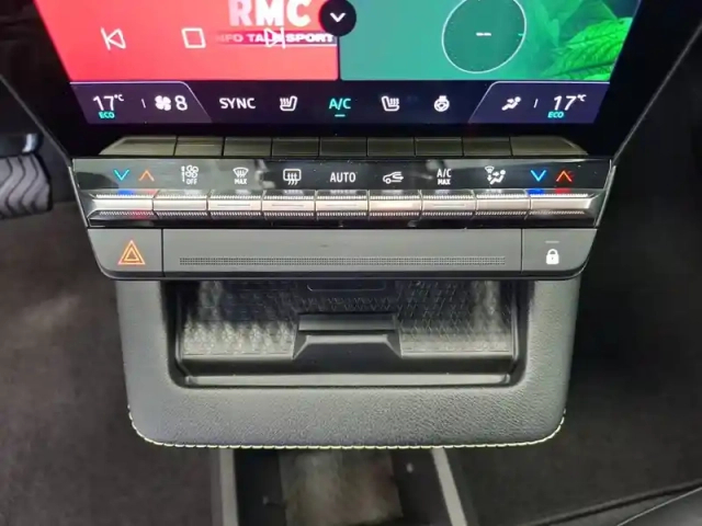 Renault Megane e-tech ev60 220 ch super charge — photo 28