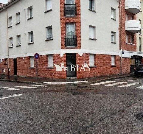 Local professionnel 77 m²
